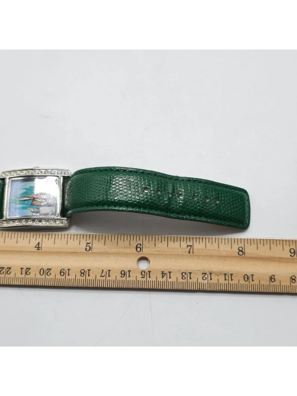Wizard of Oz Vintage Emerald City Collectible Watch 2008 Avon with Tin READ DESC